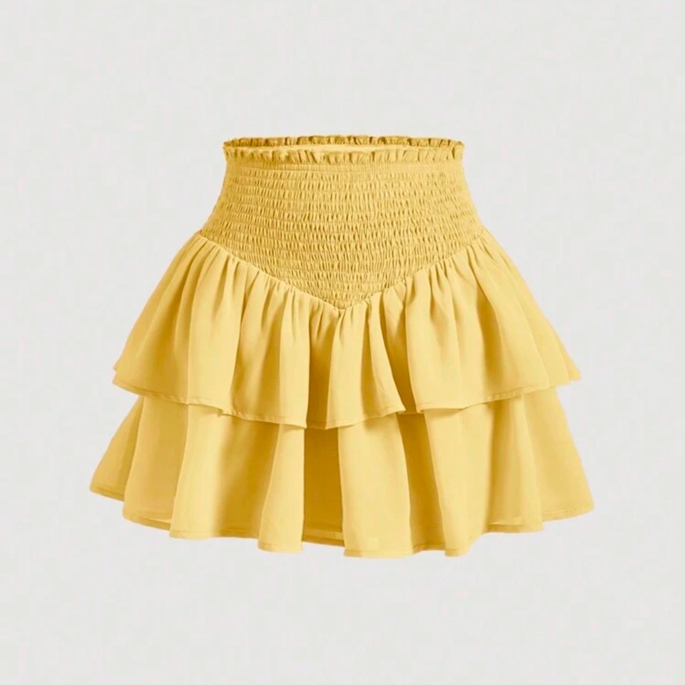 Yellow ruffle skirt #yellow #ruffles
